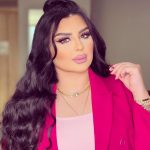 Aseel Hameem Instagram - اشكر امارة الشارقة على اختياري ان اكون ضيفة شرف هذا العام المميز ال50 لمعرض الشرق الاوسط لساعات والمجوهرات الله يديم الامن والامان على الشارقة يحفط ويطول بعمر الشيخ الدكتور سلطان بن محمد القاسمي حاكم الامارة وسمو الشيخة جواهر بنت محمد القاسمي اصبحت الشارقة واجهة سياحية جميلة بمشاريعها التي نتابعها اول باول عمار باشارقة الى الامام وفقكم الله وشكرا على الدعوى الكريمة IG : @watchandjewelleryshow IG : @expocentreshj @maissa_hasoun @waeed_abomogdeb 💕