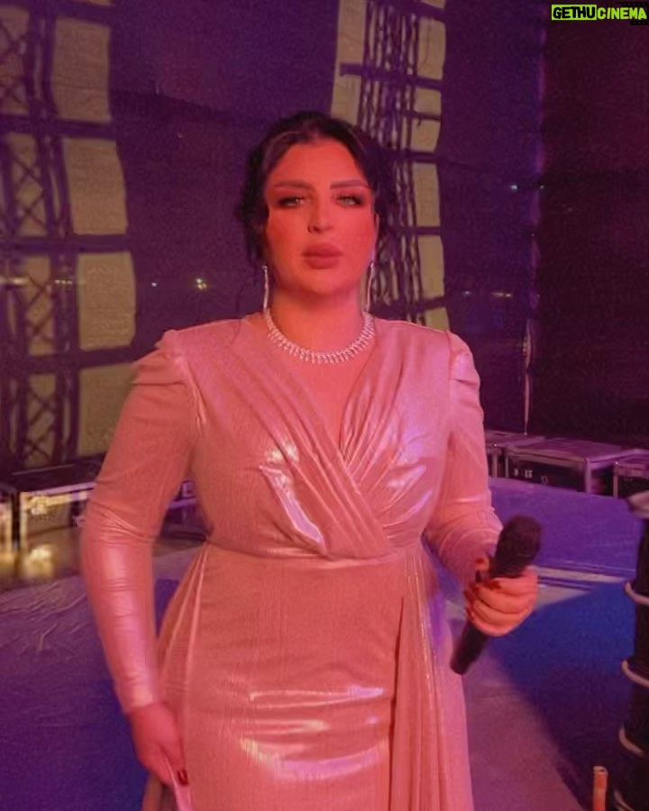 Aseel Hameem Instagram - كل الشكر دوله الامارات الحبيبه ان اكون من ضمن احتفالات مهرجان ام الامارات في اماره ابوظبي شكرا جمهوري على حضوركم مستمره بالعطاء الفني لان حبكم اكبر داعم وحفلات كبيره قادمه اشوفكم دايما على حب وخير 🤍… شكرا لكل من اهتم ب اطلالتي @maissa_hasoun @waeed_abomogdeb @amgadaladab