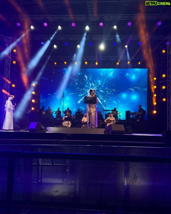 Aseel Hameem Instagram - كل الشكر دوله الامارات الحبيبه ان اكون من ضمن احتفالات مهرجان ام الامارات في اماره ابوظبي شكرا جمهوري على حضوركم مستمره بالعطاء الفني لان حبكم اكبر داعم وحفلات كبيره قادمه اشوفكم دايما على حب وخير 🤍… شكرا لكل من اهتم ب اطلالتي @maissa_hasoun @waeed_abomogdeb @amgadaladab