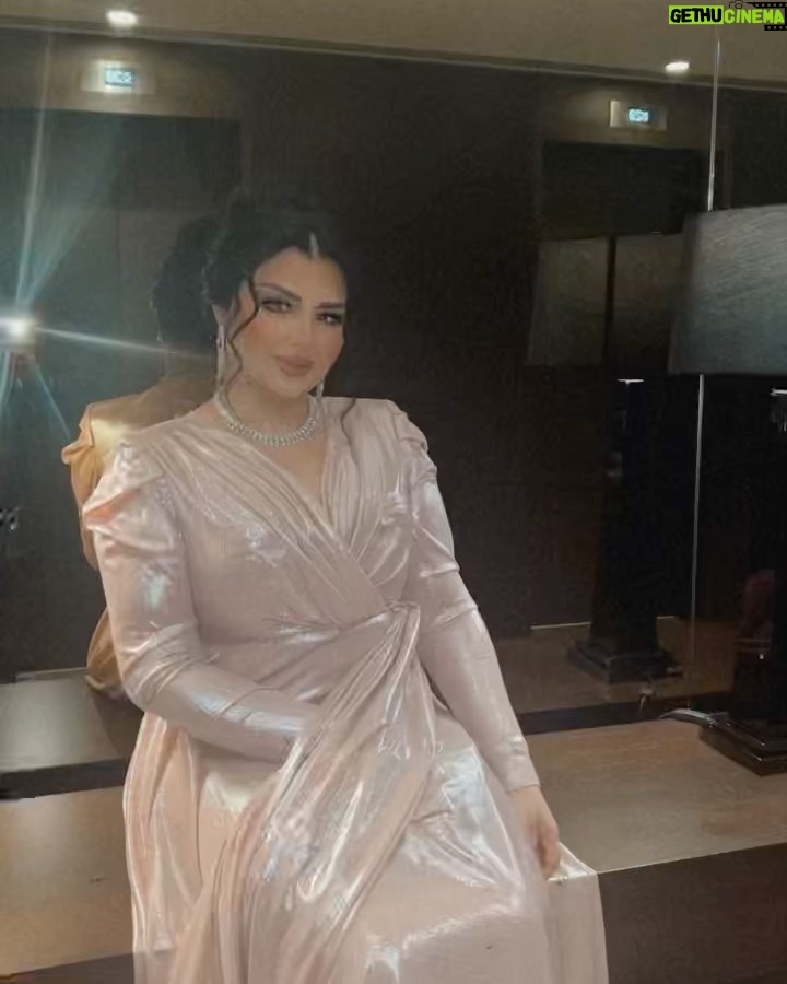 Aseel Hameem Instagram - كل الشكر دوله الامارات الحبيبه ان اكون من ضمن احتفالات مهرجان ام الامارات في اماره ابوظبي شكرا جمهوري على حضوركم مستمره بالعطاء الفني لان حبكم اكبر داعم وحفلات كبيره قادمه اشوفكم دايما على حب وخير 🤍… شكرا لكل من اهتم ب اطلالتي @maissa_hasoun @waeed_abomogdeb @amgadaladab