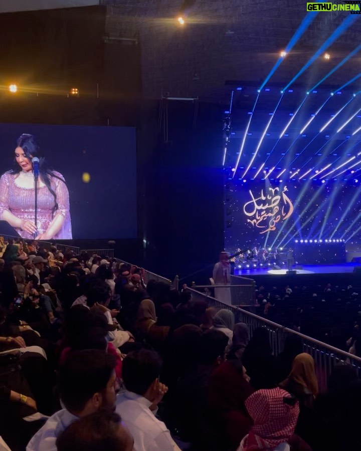 Aseel Hameem Instagram - موسم فوق الخيال # موسم الرياض # الله عليكم يااهل الرياض اسعدتوني بحضوركم اللافت وهذا موغريب عليكم اهل الابداع والثقافه مثل كل موسم ابداع متواصل ومجهود كبير كنت طايره فيكم وفرحانه اوعدكم حفلات مستمره باذن الله شكرا روتانا @rotanamusic @rotanamousicatv @rotanalive شكرا استاذ سالم الهندي @salemalhendi شكرا هيئه الترفيه وكل القائمين على الحفل شكرا من القلب معالي المستشار تركي ال شيخ @turkialalshik كل الشكر على حسن الضيافه والكرم والاستقبال وانتظروني بحفلات اكثررررر 🇸🇦💚 شكرا للفرقه الموسيقه بقياده المايسترو الرائع المبدع وسام خصاف @wisam_khassaf #موسم_الرياض