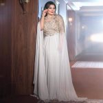 Aseel Hameem Instagram - واثق الخطوه يمشي ملكا 😌🤍 احبكم انتو السند والقوه الحقيقيه من بعد الله 🙏🏻 Stylist @ziadalsaleh Dress @perla.vip @noorastyleqtr @ward_hairstyle @hassankfarhat Thank you all I love you