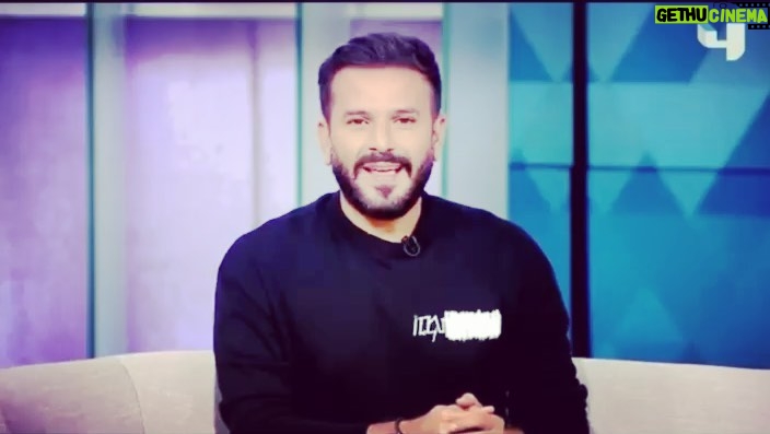 Aseel Hameem Instagram - غنينا بالجو ✈️ كانت حلقه راقيه رائعه مع القلب الطيب المتالق وسام @wissambreidy كل الشكر. @mbc1 @mbciraqtv @flick.global ميك اب من ايد المبدعه @roulasleimanmakeupartist_ وانتو شنو رايكم بالحلقه ؟ ☺️
