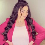 Aseel Hameem Instagram - اشكر امارة الشارقة على اختياري ان اكون ضيفة شرف هذا العام المميز ال50 لمعرض الشرق الاوسط لساعات والمجوهرات الله يديم الامن والامان على الشارقة يحفط ويطول بعمر الشيخ الدكتور سلطان بن محمد القاسمي حاكم الامارة وسمو الشيخة جواهر بنت محمد القاسمي اصبحت الشارقة واجهة سياحية جميلة بمشاريعها التي نتابعها اول باول عمار باشارقة الى الامام وفقكم الله وشكرا على الدعوى الكريمة IG : @watchandjewelleryshow IG : @expocentreshj @maissa_hasoun @waeed_abomogdeb 💕