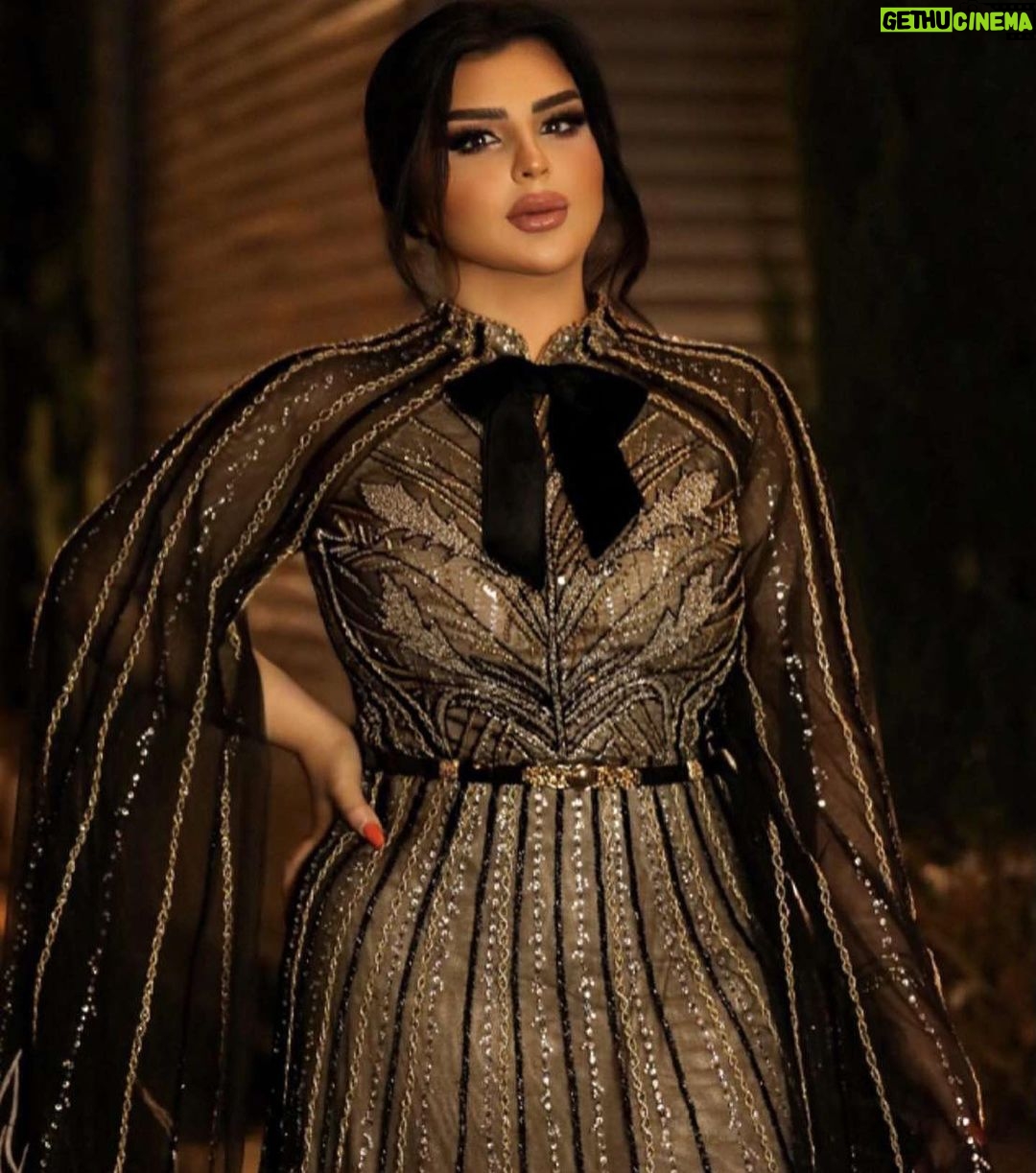 Aseel Hameem Instagram - اطلالتي لمهرجان صيف ابها كل اللي اهتمو ب اطلالتي شكر للمبدعين يعطيكم الف عافيه Stylist @ziadalsaleh 👗 Dress @perla.vip 👗 Make up & hair @hanoobeauty 💄 Photo @reemaphoto_📸📸 شكر للمصمم الاكثر من رائع زياد الصالح اللي اهتم كالعاده ب ادق التفاصيل للاطلاله @ziadalsaleh 👗 ________________________ كل التقدير لهيئه الترفيه وشكرا اهل ابها على حسن الاستقبال استمتعت وياكم واشوفكم بمهرجانات قادمه باذن الله 🖤🖤 @aseer.seasons