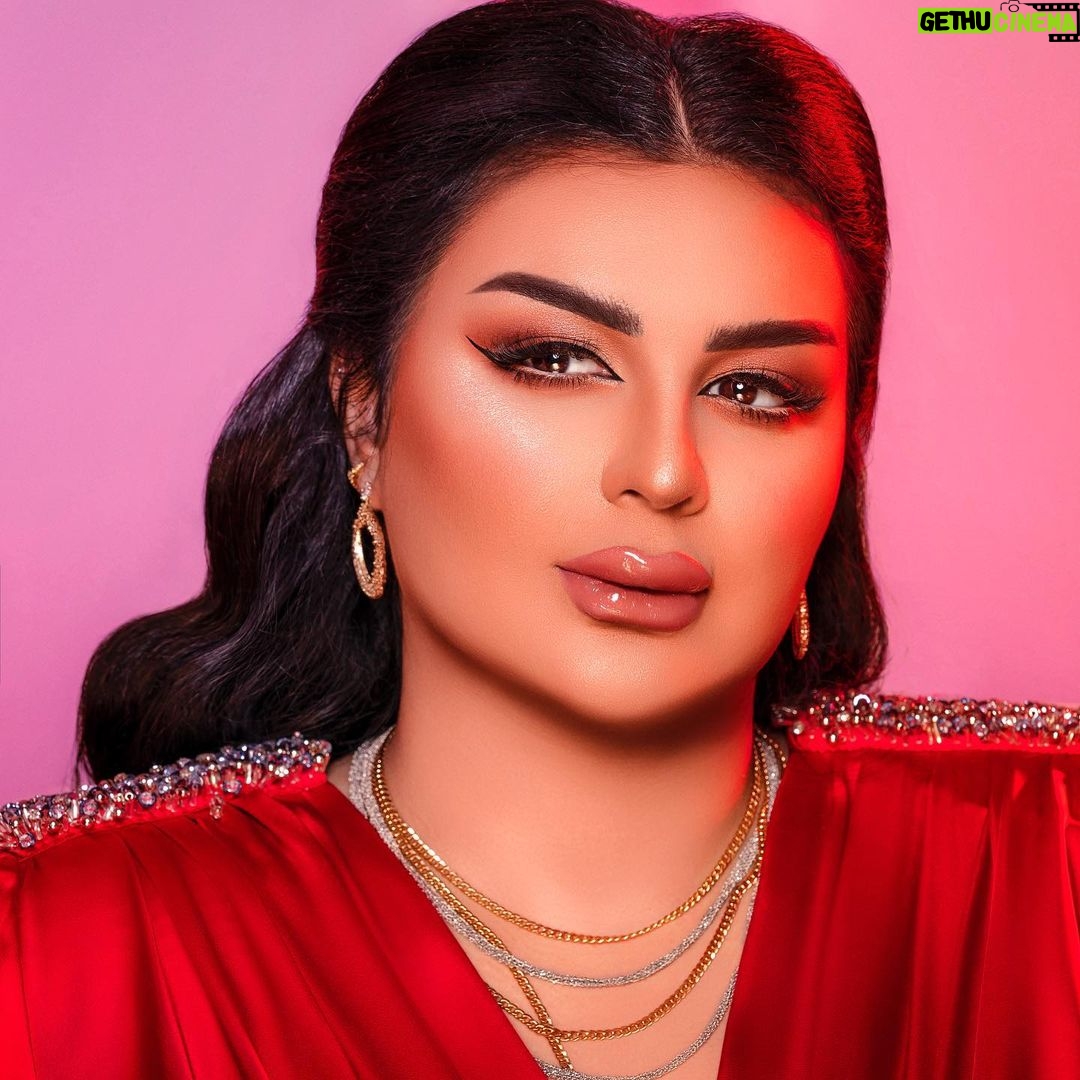 Aseel Hameem Instagram - @noorastyleqtr @amera_hair_qtr @hassankfarhat ♥️♥️