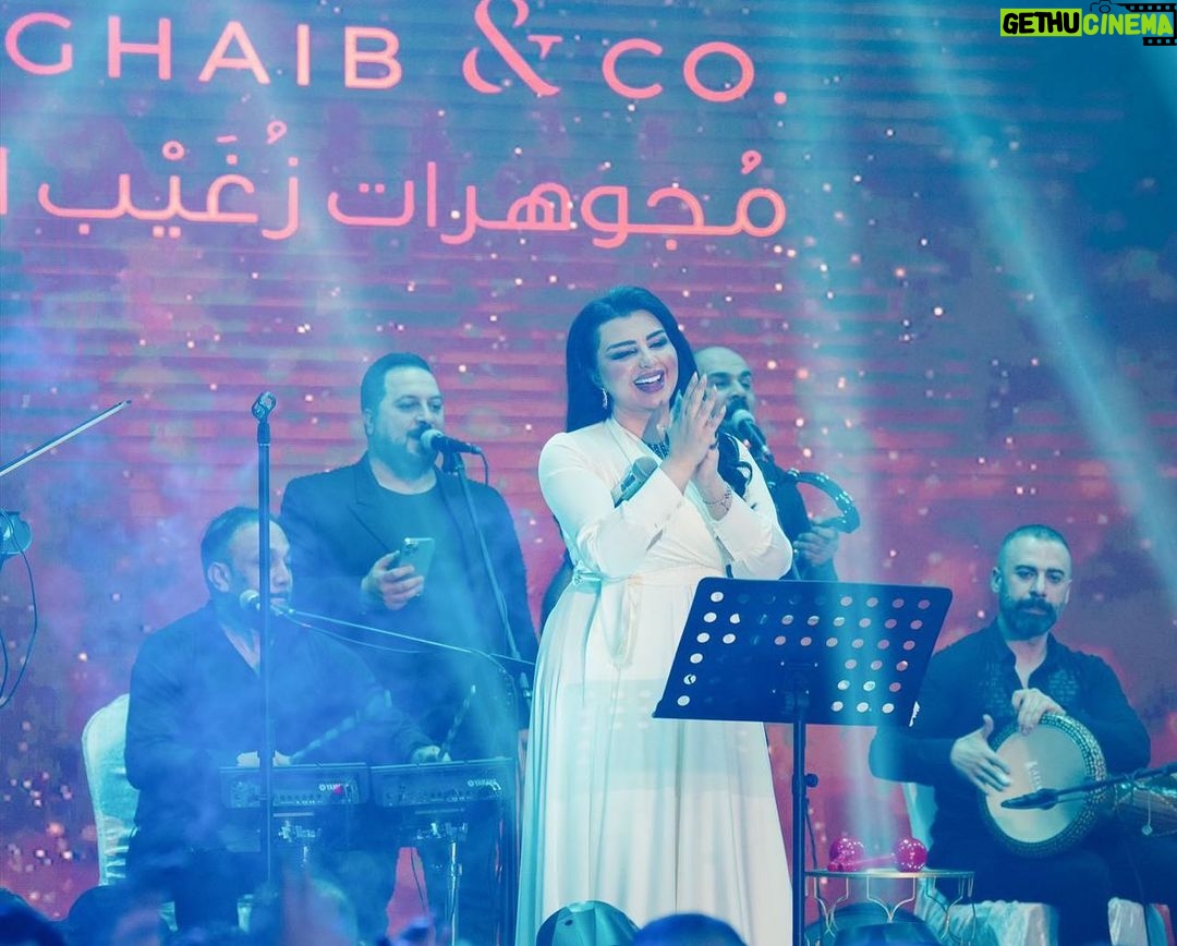 Aseel Hameem Instagram - والعيد صار عيدين بشوفه اهلنا في اربيل الحبيبه ليله صعب انساها ليله كلها محبه واجواء حلوه حسيت بيها بين اهلي وناسي كل التقدير للاخوان @events.in.iraq على التنظيم الراقي والحفل الاكثر من رائع شكرا على جهودكم وحسن الاستقبال والضيافه 🤍 الصور بعدسه المبدع @jalal_ibrahim_photography