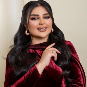 Aseel Hameem Instagram - افراح اهل الدوحه الكرام 
تنظيم ديكور اخوي وصديقي الغالي @glamour.events 
ابدعت يعطيك الف عافيه 

هندسه الصوت المبدع @emesa.production 

تفاصيل الاطلاله :
Styled by @ziadalsaleh 
Dress @fadeljaberofficial
@hassankfarhat 
@noorastyleqtr 
@ts_hair_beauty_salon_qatar 

يعطيكم الف عافيه جميعا 🤍
دامت افراحكم 
#اصيل_هميم 
#افراح_قطر