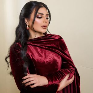 Aseel Hameem Instagram - افراح اهل الدوحه الكرام 
تنظيم ديكور اخوي وصديقي الغالي @glamour.events 
ابدعت يعطيك الف عافيه 

هندسه الصوت المبدع @emesa.production 

تفاصيل الاطلاله :
Styled by @ziadalsaleh 
Dress @fadeljaberofficial
@hassankfarhat 
@noorastyleqtr 
@ts_hair_beauty_salon_qatar 

يعطيكم الف عافيه جميعا 🤍
دامت افراحكم 
#اصيل_هميم 
#افراح_قطر