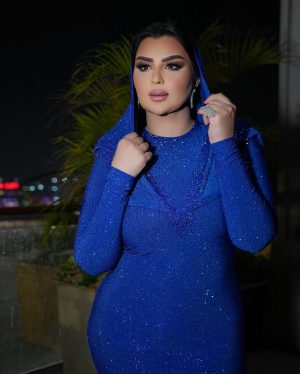 Aseel Hameem Instagram - Happy new year ✨
سعيدة في بداية عام جديد في ام الدنيا مصر
وسنة خير عليكم ✨

business manager: @ali.hamem 
Styled by @ziadalsaleh 
Dress @solangel | via @tutuskurniatiofficial 

Make up & hair @hanoobeauty 
Diamond 💎 @glamour.jewellery 🇪🇬 
Photos @reemaphoto_ @karoom1435 
 #مصر 
#egypt🇪🇬