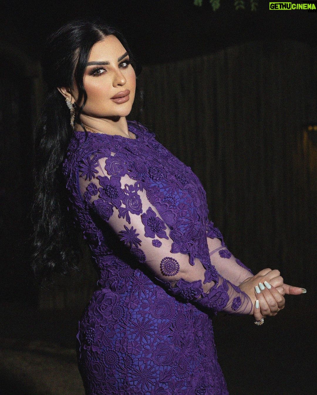 Aseel Hameem Instagram - سعيدة جداً بحفلاتي في المملكة العربية السعودية تحديداً برياض اشعر بسعاده كييرة وقت اشوف المحبة والحضور الكبير من حبايب قلبي اهل الرياض كان الحفل في منتجع نوفا برعاية بنك الرياض استمتعنا جدا تحياتي الى كل من حضر وشكرا الى فريق عملي الذي يساهم في اطلالتي الدائمة Styled by @ziadalsaleh Dress Tom Ford | via @saudijawahir Make up @fouz_alzabidi Hair @aminahair Photo @reemaphoto_ Diamond @damasjewellery Business Management: @ali.hamem #kalistabydamas #بنك_الرياض #السعودية #الرياض #اصيل_هميم