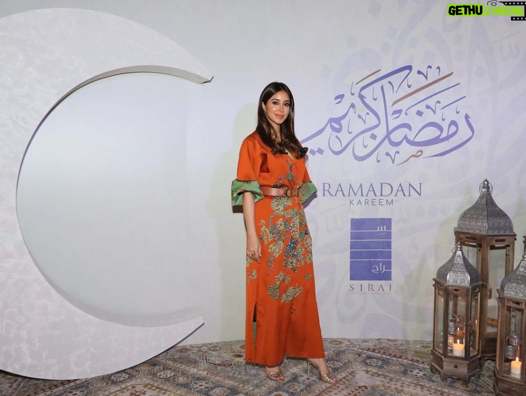 Aseel Omran Instagram - وبدينا ندخل اجواء رمضان في افتتاح خيمة سراج 🌙 كل عام وانتم بألف خير يارب🙏🏼♥ Siraj Dubai
