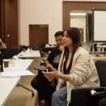 Aseel Omran Instagram - قرب موعد عرض أضخم عمل مسرحي غنائي شعري في السعودية بمناسبة #يوم_التأسيس ولمدة ٦ أيام 🇸🇦 كلنا حماس لملاقاتكم ان شاء الله ♥️😍 #معلقاتنا_امتداد_أمجاد