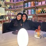 Aseel Omran Instagram - أول ويكند في السنة الجديدة مع هذي الإنسانه الجميلة أحبها واحب قلبها والوقت معها يعدي دايماً من غير مانحس 😍😎