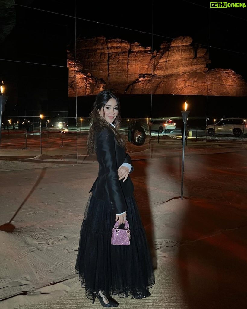 Aseel Omran Instagram - كنت سعيدة كثير بحضور حفل ماريا كيري بمناسبة افتتاح بانيان تري في العلا وفخورة أكثر بالتنظيم العالي في بلدي 💪🏼👏🏼👏🏼♥ #بانيان_تري_العلا #العلا #alula AlUla, Saudi Arabia