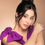 Aseel Omran Instagram - أحب كثير هذا اللون "الوود ستون" من مجموعتي مع عدسات بيلا جمال اللون مستوحى من الطبيعة 🍃