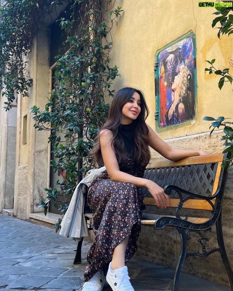 Aseel Omran Instagram - ليس كل جميل الشكل … جميل العشرة وليس كل جميل القول … جميل الفعل وليس كل جميل في حضورك … جميل في غيابك Rome, Italy