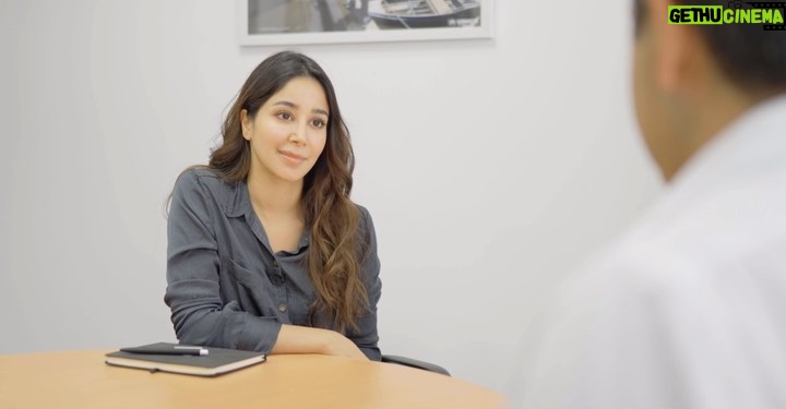 Aseel Omran Instagram - كلي فخر بالانتماء لوطني #السعودية لتقديمه أفضل نموذج للإنسانية بتاريخه الطويل في الاستجابة للأزمات وتقديم المساعدات في كل مكان بلا تمييز بين لون وعرق، لاسِيَّما دعمه القضيّة الأقرب لقلبي، قضية #اللاجئين وعملي مع #مفوضية_اللاجئين ما هو إلا امتداد لمسيرة المملكة وقيادتها الخيّرة كل وعام والمملكة بخير وازدهار #هي_للانسانية_دار #هي_لنا_دار #اليوم_الوطني_السعودي٩٢ UNHCR Dubai
