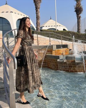Aseel Omran Instagram - No matter what’s happening… I choose to be happy 😆
