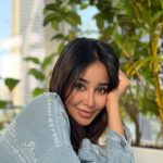 Aseel Omran Instagram - من أكثر الألوان اللي عليها طلب من مجموعتي مع @bellacontactlenses وفعلاً من أجملها "الاغايت براون" 👁 واحدة من الأسباب اللي تخليني أحب عدسات بيلا غير انها جداً مريحة انها تحتوي على حماية من الأشعة الفوق بنفسجية☀️ Bait Maryam
