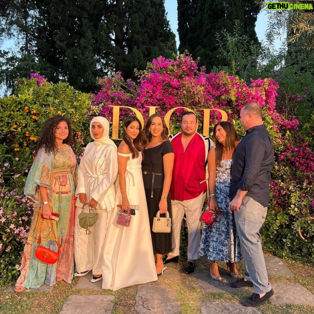 Aseel Omran Instagram - من حفل إطلاق مجموعة المجوهرات الراقية الجديدة من ديور في جنوب ايطاليا 💎 #diorhautejoaillerie Taormina