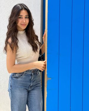 Aseel Omran Instagram - نهاية اسبوع سعيدة للجميع يارب😊