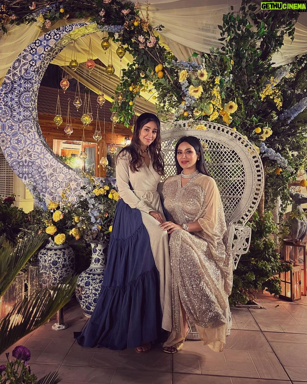 Aseel Omran - 57.8K Likes - دايم اللَّمة عندك لولو غير 🌙أحلى سحور الله يديمها ♥️أحبك @lojain_omran