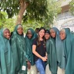 Aseel Omran Instagram – مع مفوضية اللآجئين جودث المخرجة والمنتجة النيجيرية @judithaudu  وأنا قمنا بزيارة مدرسة future prowess Islamic school 🏫 
هذي المدرسة لها قصة رائعة بمجهود شخصي بناها استاذ مصطفى لبنات وشباب كانو ضحية هجمات الجماعات الإرهابية على مناطقهم و وفر لهم دراسة مجانية♥️
اليوم احنا كلنا نقدر نساهم في توفير أبسط احتياجاتهم الأساسية اللي ناقصتهم من غذاء وماء ومكان آمن للسكن عشان يقدرو يكملو دراستهم 🙏🏼
________________
رابط التبرع في البايو♥️الله يجعلها في ميزان حسناتكم🙏🏼⚖️
#خيرك_يفرق Maiduguri