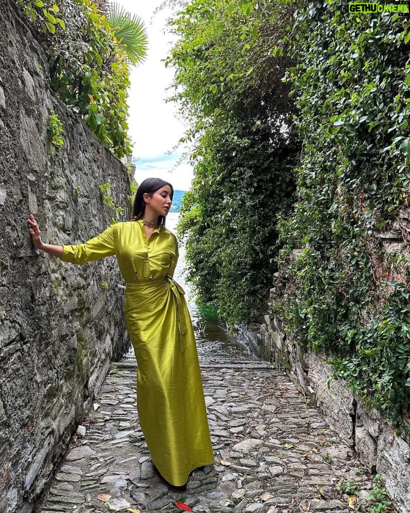 Aseel Omran Instagram - The earth has music for those who listen 🍃 Como, Italy