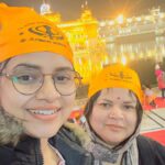 Aseema Panda Instagram - On the last day of our trip we made it to the Golden temple and completely blown away with its aura. Such peaceful atmosphere and beautiful rendition of Shabad kirtan, just winded our soul with spiritual sensations. Such a beautiful and moving experience. 🙏