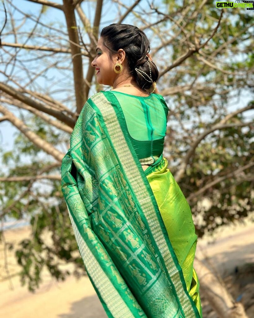 Aseema Panda Instagram - Always a handloom lover. 💖 Wearing this beautiful Handcrafted Putli Design saree from @handloom_shree .