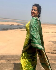 Aseema Panda Instagram - Always a handloom lover. 💖 Wearing this beautiful Handcrafted Putli Design saree from @handloom_shree .