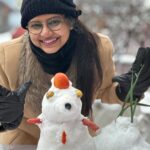 Aseema Panda Instagram - My first ever attempt to make snow man turned out like this.🙈 Now you name it … 😂 Btw My new song Habu Dubu is out now on @rangoli_odia_official . We are waiting for your beautiful reels … 🤗 Manali, Himachal Pradesh