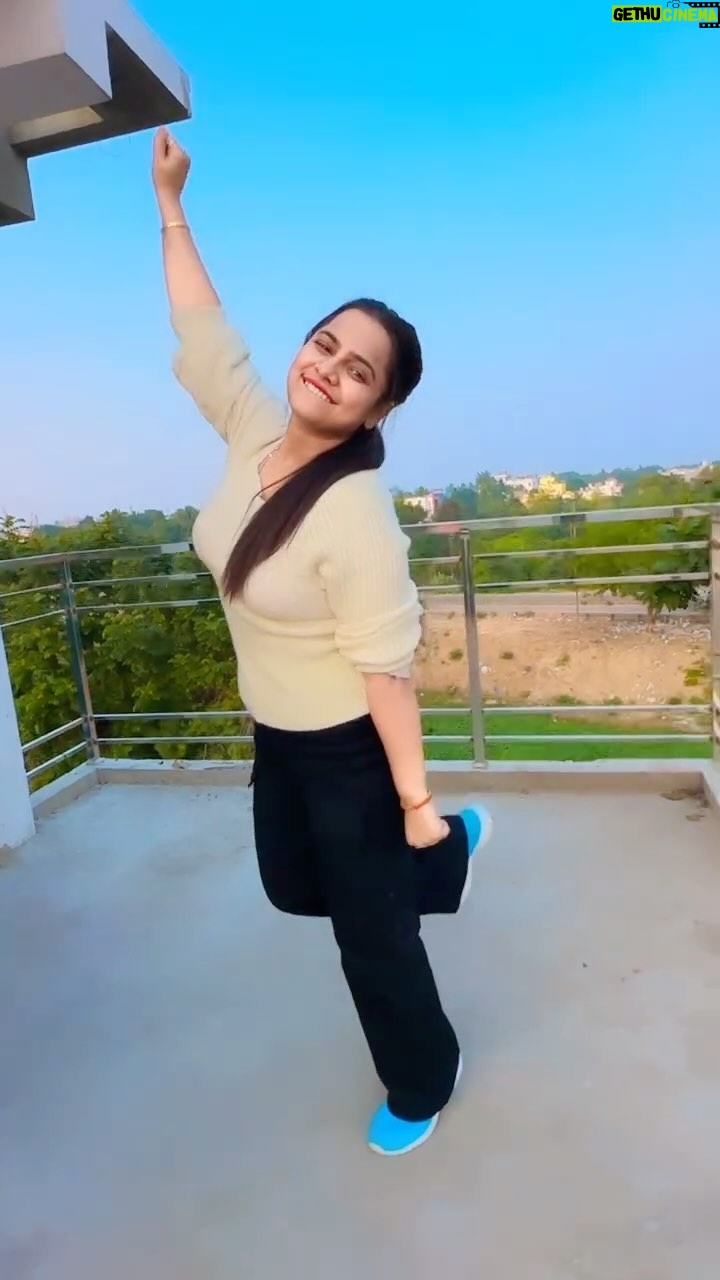 Aseema Panda Instagram - Feel hela pyar wala 💖 Make ur reels on this new track … 🤗