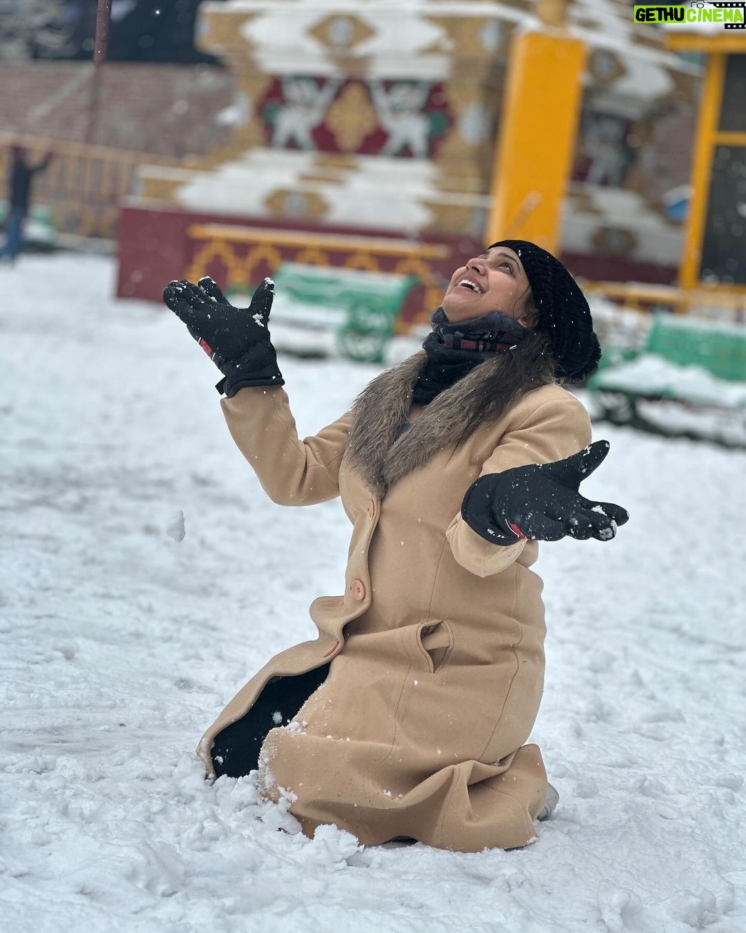 Aseema Panda Instagram - Snow snow snow and snow ⛄️❄️🥶