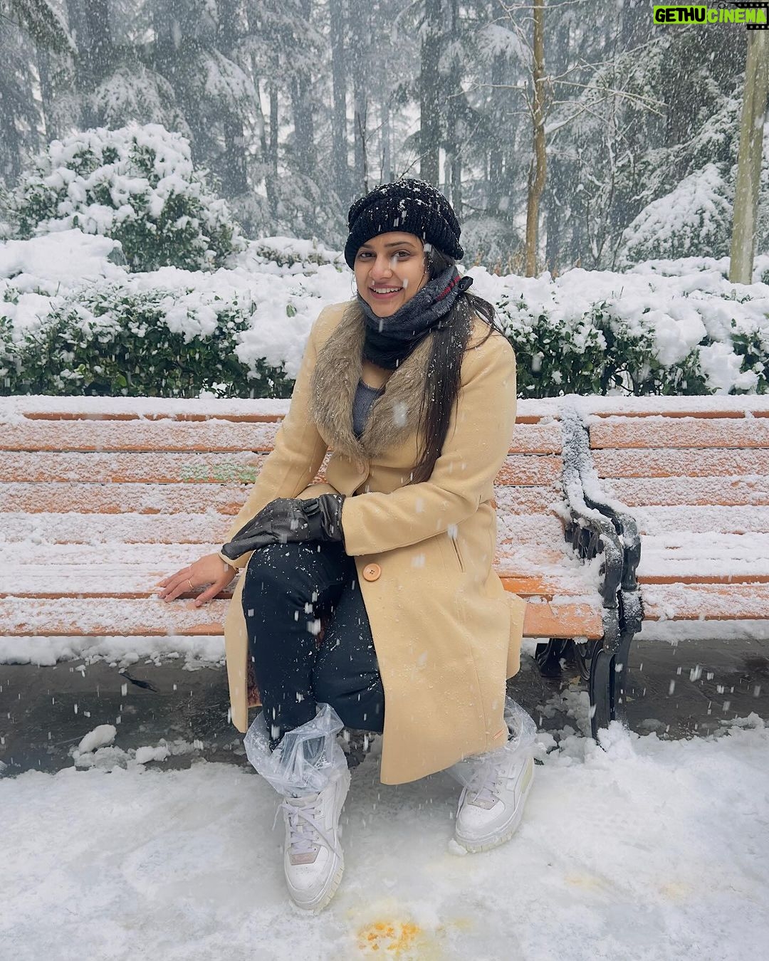 Aseema Panda Instagram - Snow snow snow and snow ⛄️❄️🥶