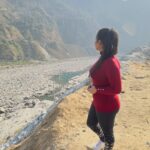 Aseema Panda Instagram - Amazed to see the beauty of Beas river and Pandoh Dam. 💖 Pandoh Dam Kullu Road Himachal Pradesh