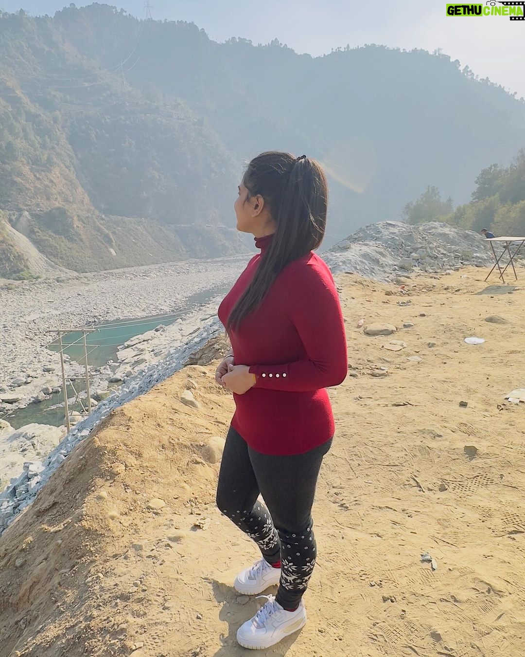 Aseema Panda Instagram - Amazed to see the beauty of Beas river and Pandoh Dam. 💖 Pandoh Dam Kullu Road Himachal Pradesh