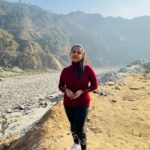 Aseema Panda Instagram - Amazed to see the beauty of Beas river and Pandoh Dam. 💖 Pandoh Dam Kullu Road Himachal Pradesh