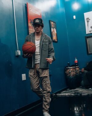 Asher Angel Instagram - 🏀