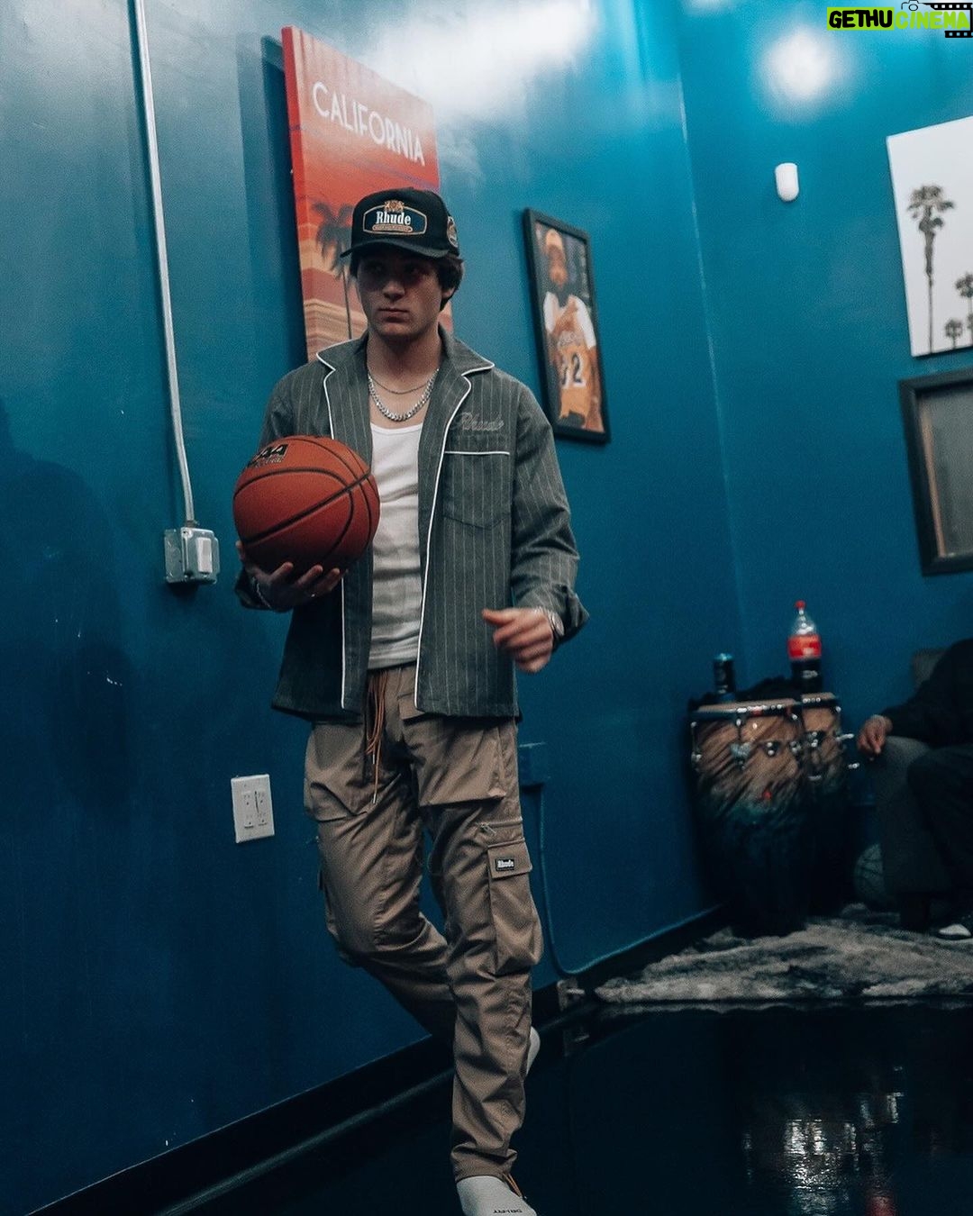 Asher Angel - 41.4K Likes - 🏀