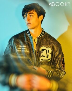 Asher Angel Instagram - @abookof @asherangel
Photography & Interview @graphicsmetropolis
Fashion Styling @lil_saigon
Grooming @kathypsantiago
Photo Asst @jessezapatero
#AbookOf #AsherAngel