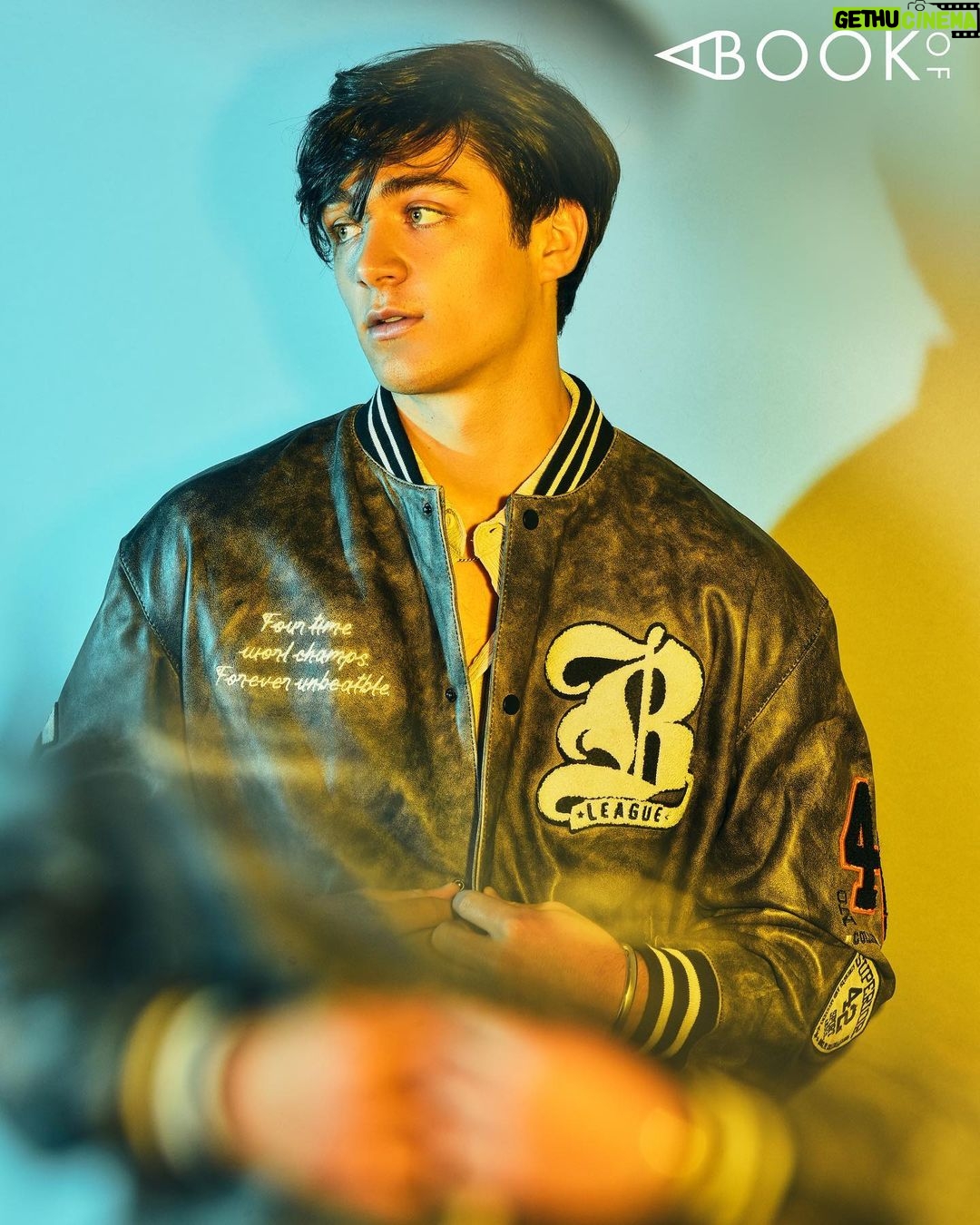 Asher Angel - 65.2K Likes - @abookof @asherangel
Photography & Interview @graphicsmetropolis
Fashion Styling @lil_saigon
Grooming @kathypsantiago
Photo Asst @jessezapatero
#AbookOf #AsherAngel