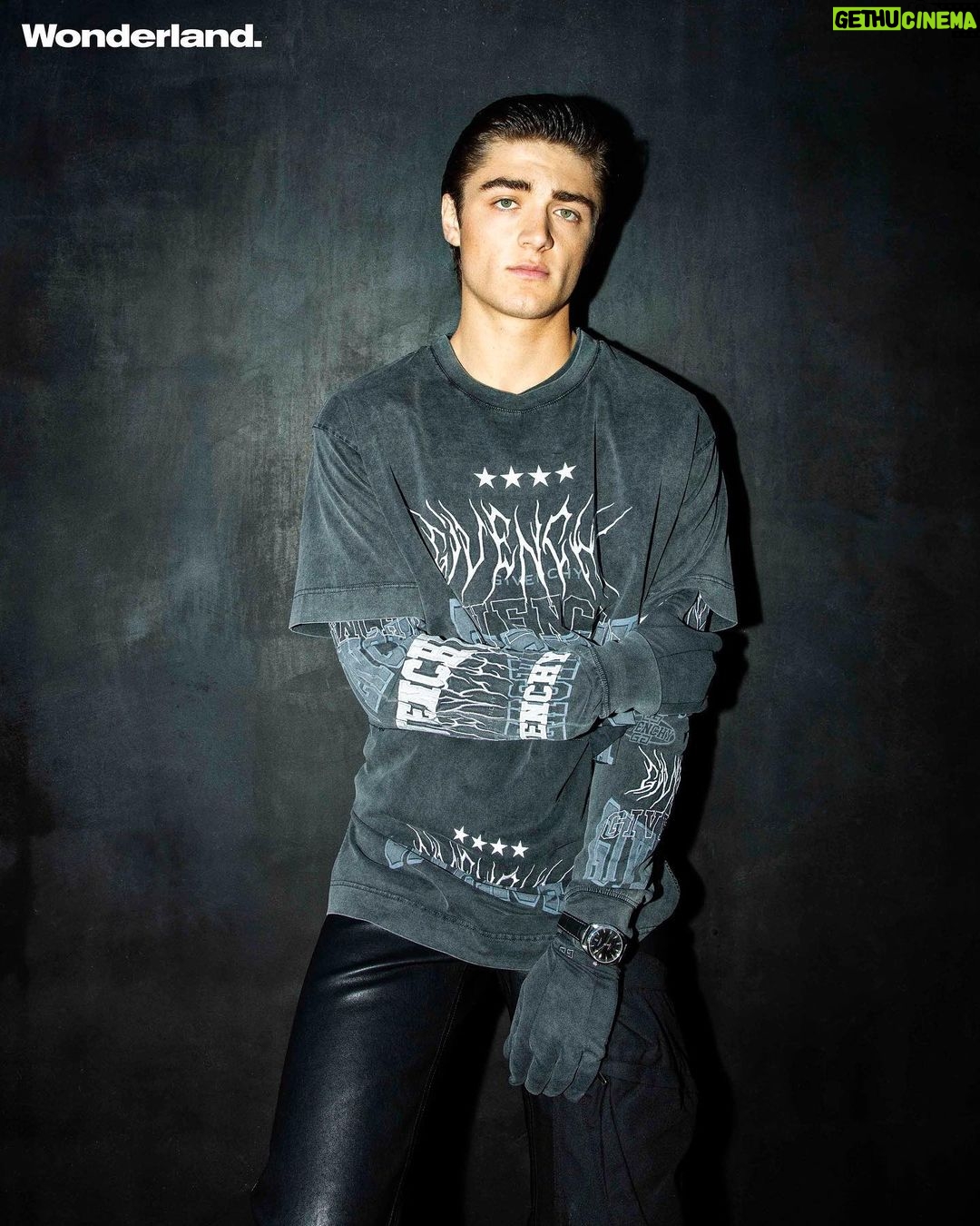 Asher Angel - 64.1K Likes - “My voice has evolved. It’s changed. I went through this long period of development, trying different sounds, what sounds good, what’s relatable to me, and what I think the fans will relate to. This is an ongoing process. I have so many songs in my repertoire and the volt – all these different sounds that I just can’t wait for the fans to hear.”
Taken from our Winter 22/23 issue, actor and musician @asherangel discusses how his artistry has changed since the early days and returning to the role of Batson in Shaz- am! Fury of the Gods, set to release in 2023.
Pre-order the issue now at wonderlandshop.com⚡
Photography by @douginglish at @ateliermgmt
Fashion by @luca_falcioni
Words by @aimee_phillips_
Grooming by @groomedbymichelleharvey at @opusbeauty
Editor @ella_b18
Art Director @livi.av
Production Director @bencrankbencrank
Producer @isabellacoleman_