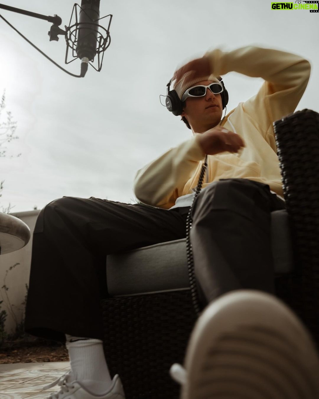 Asher Angel Instagram - records on the roof 👟