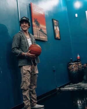 Asher Angel Instagram - 🏀