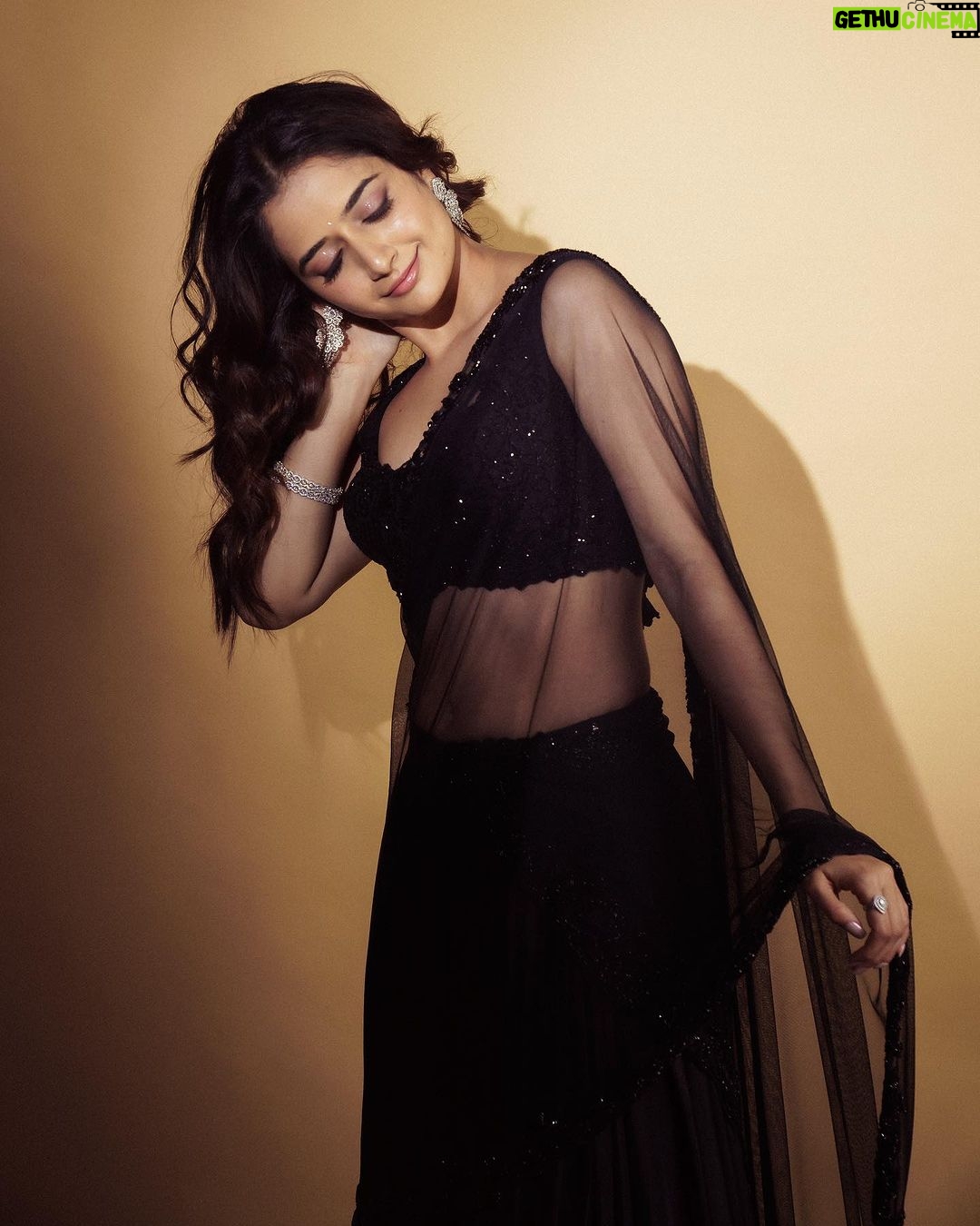 Ashika Ranganath Instagram - Na Saami Ranga pre- release ♥️🔥 Styling @manogna_gollapudi Outfit @kaastaanbydivaajain Jewellry @pandoras_art_jewellery Make up @beautyby_chaitanyareddy Hair @paramesh_hairstylist Asst @sunandini_vijjagiri @pravalikamuningani Shot by @puchi.photography Managed & handled @aleen_aladnak @theblinders.in