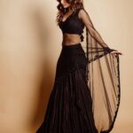 Ashika Ranganath Instagram - Na Saami Ranga pre- release ♥️🔥 Styling @manogna_gollapudi Outfit @kaastaanbydivaajain Jewellry @pandoras_art_jewellery Make up @beautyby_chaitanyareddy Hair @paramesh_hairstylist Asst @sunandini_vijjagiri @pravalikamuningani Shot by @puchi.photography Managed & handled @aleen_aladnak @theblinders.in