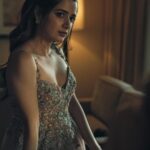 Ashika Ranganath Instagram - For the @gamaaward in Dubai!! Styling @__.gunjan.__ Outfit @vinetibolaki Make up @beautyby_chaitanyareddy Hair @farzananaz_khaskheli Shot by @adnan.a.abbas Heels @zara Dubai, United Arab Emirates