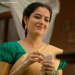 Ashika Ranganath Instagram - Varalu’s a vision of elegance and grace, captivating hearts everywhere she goes. 😍✨ #NaaSaamiRanga Streaming now in Telugu Tamil and Kannada. #NaaSaamiRangaonHotstar #NagarjunaAkkineni @allari_naresh @mmkeeravaani @vijaybinni @rajtarunn @ashika_rangnath @mirnaaofficial @rukshardhillon12 @srinivasaachitturi @srinivasaasilverscreenoffl @chotakprasad @Shivasara_ @boselyricist @dasaradhi_sivendra_ @actorshabeer @designid_sudhir @thisisputta